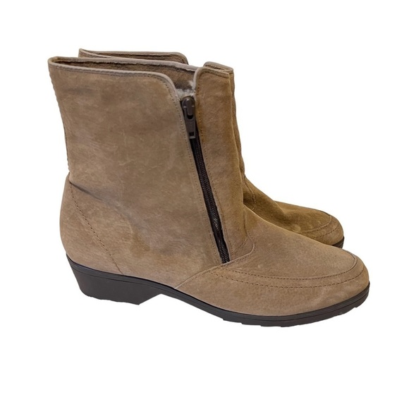 Women’s HUSH PUPPIES Beige Suede Fur Lined Boots - Picture 5 of 6